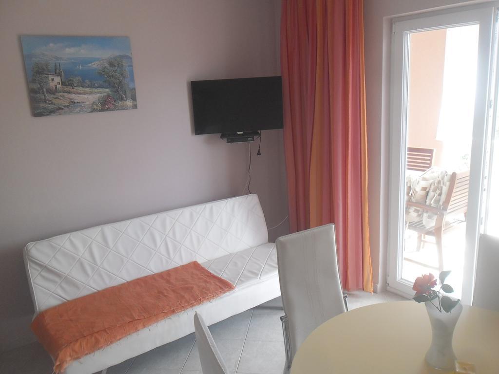 Apartment Dunja Piric *